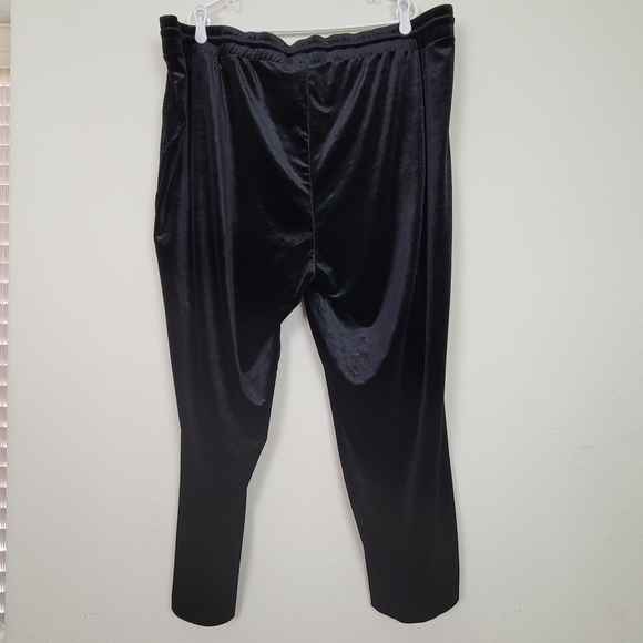 Torrid 4X Velvet Black Pull On Joggers Lounge Pants Soft Cozy Plus Size - Picture 6 of 12